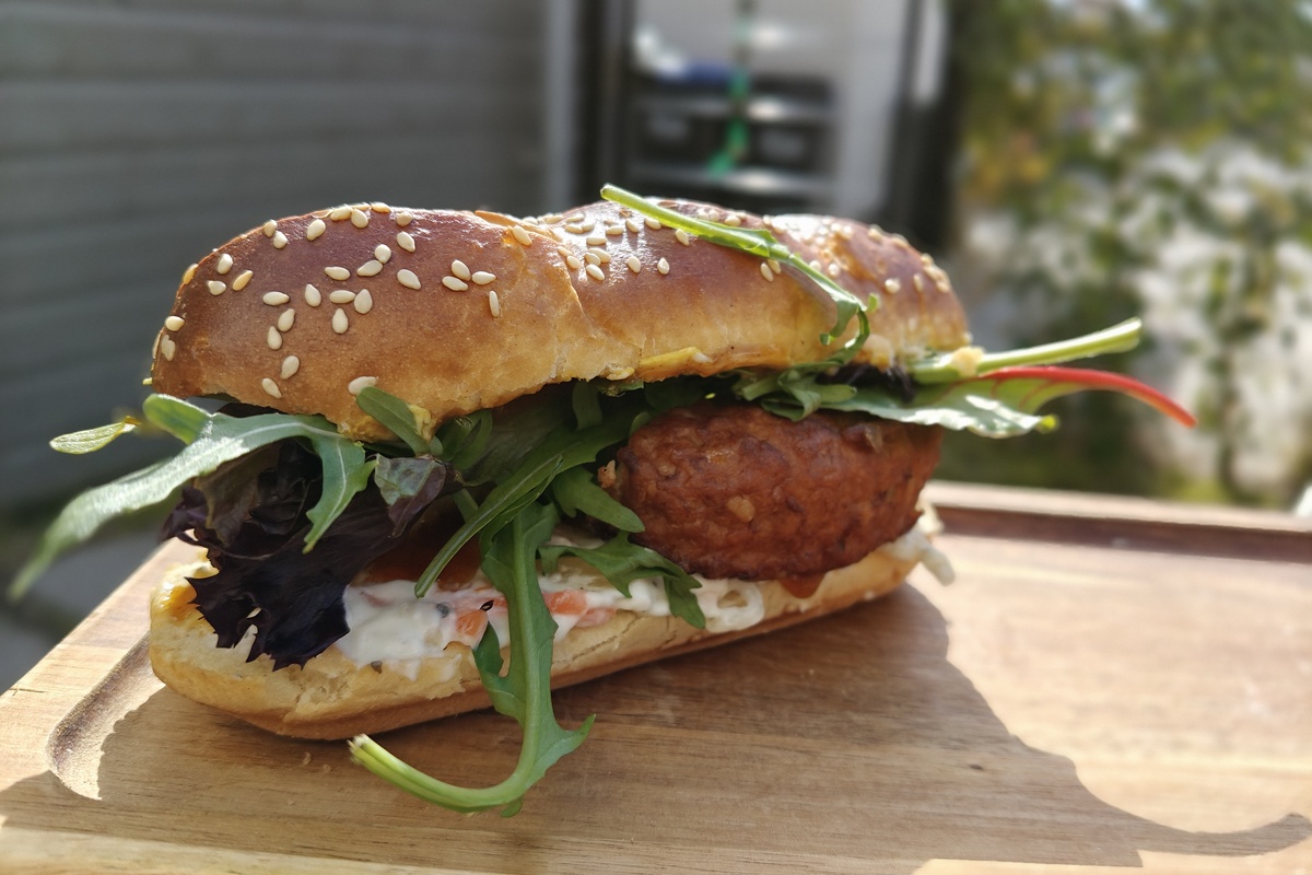 Das Frikandel-Brötchen